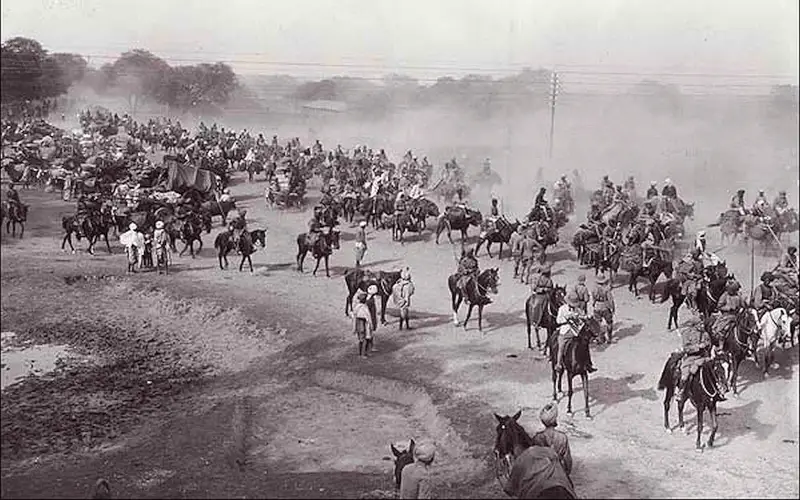Busy Grand Trunk Road in India, section Ambala ←→ Delhi 1940s