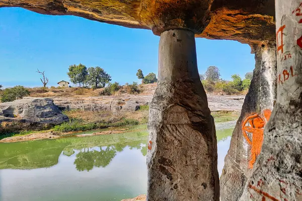 0010522 Silhara Caves, Anuppur district, Madhya Pradesh 055