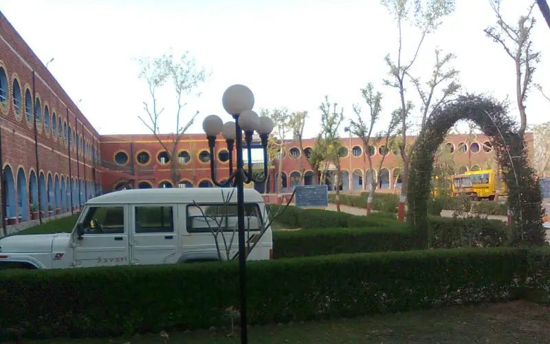 Aryaschool