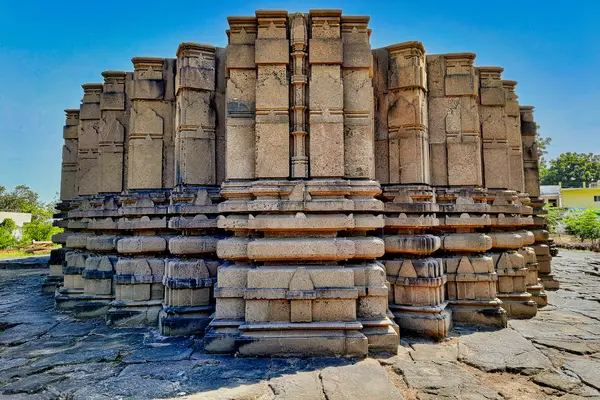 0102221 Chaubara Dera 1 temple, Un Madhya Pradesh 091
