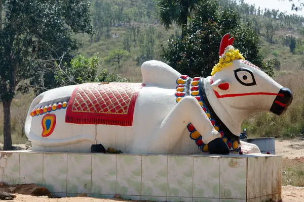 Nandi,Jothi Linkeshwarar Temple,Kanchanagiri Hills